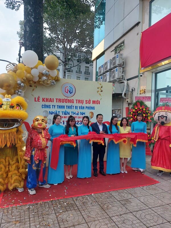 Khai truong Nhat Tien Thanh 02